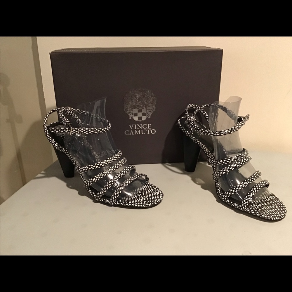 Vince Camuto - Picture 3 of 4